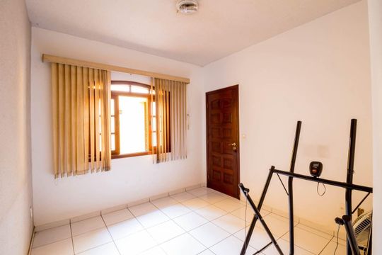 Casa à venda com 4 quartos, 340m² em Parque Centenário, Jundiaí