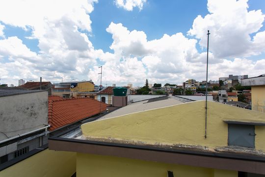 Varanda - Vista  de casa para alugar com 2 quartos, 70m² em Jardim Itapemirim, São Paulo