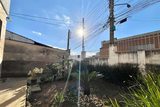 Jardim de casa à venda com 4 quartos, 300m² em Conjunto Residencial Jardim Canaa, São Paulo