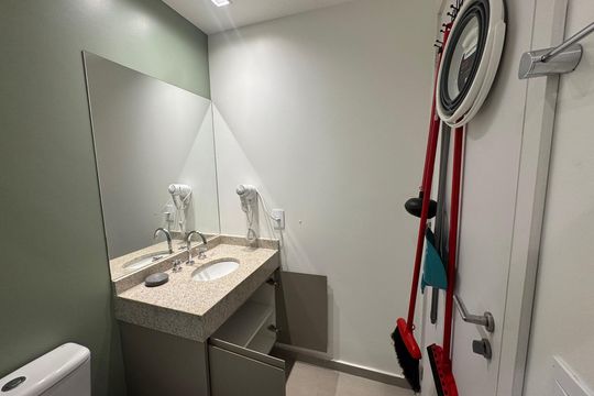 Banheiro de apartamento para alugar com 1 quarto, 24m² em Vila Mariana, São Paulo