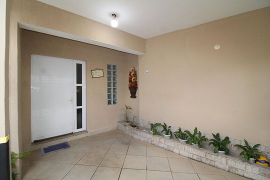 Garagem de casa à venda com 3 quartos, 170m² em Vila Ester (zona Norte), São Paulo