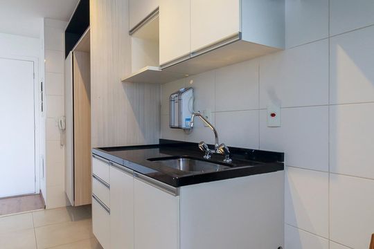 Cozinha de apartamento para alugar com 1 quarto, 49m² em Campo Belo, São Paulo