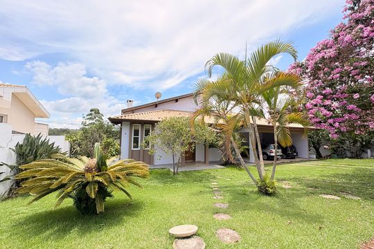 Fachada de casa de condomínio à venda com 4 quartos, 300m² em Jardim Caxambu, Jundiaí
