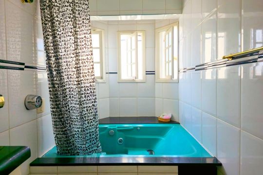 Banheiro da Suíte de casa à venda com 4 quartos, 240m² em Vila Rosalia, Guarulhos
