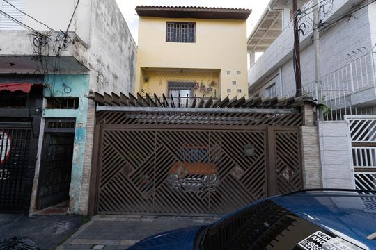 Fachada  de casa à venda com 3 quartos, 110m² em Vila Brasil, São Paulo