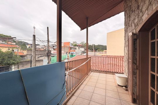Sacada de casa à venda com 3 quartos, 638m² em Parque Centenário, Jundiaí