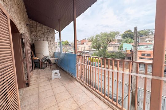 Sacada de casa à venda com 3 quartos, 638m² em Parque Centenário, Jundiaí