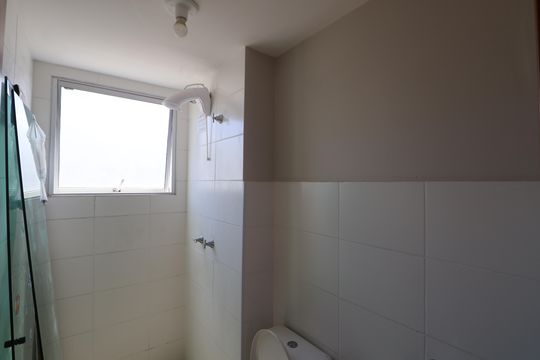 Banheiro de apartamento para alugar com 2 quartos, 60m² em São José, Canoas