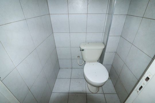 Banheiro de kitnet/studio para alugar com 0 quarto, 30m² em Santana, São Paulo