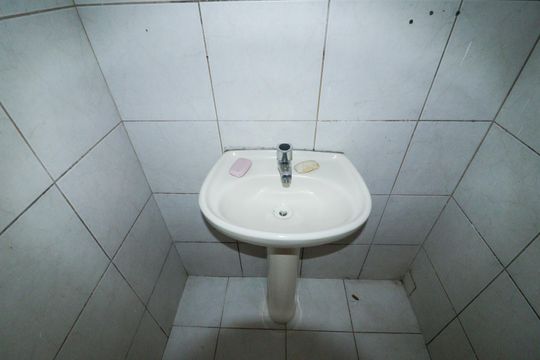 Banheiro de kitnet/studio para alugar com 0 quarto, 30m² em Santana, São Paulo