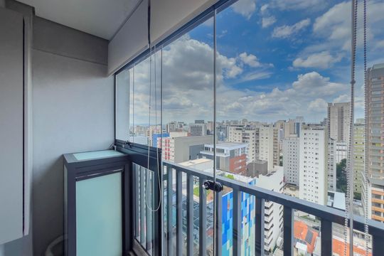 Varanda de kitnet/studio para alugar com 1 quarto, 28m² em Paraíso, São Paulo