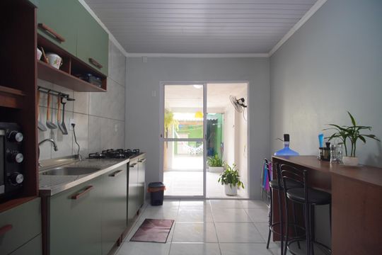 Cozinha de casa à venda com 2 quartos, 80m² em Santos Dumont, São Leopoldo