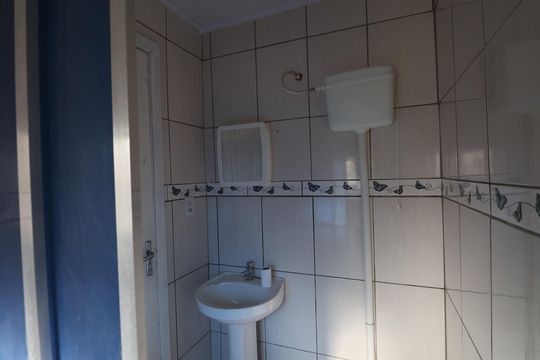 Banheiro de casa para alugar com 3 quartos, 100m² em Mathias Velho, Canoas