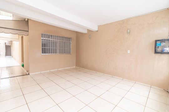Garagem de casa à venda com 3 quartos, 125m² em Jardim Santa Maria, São Paulo
