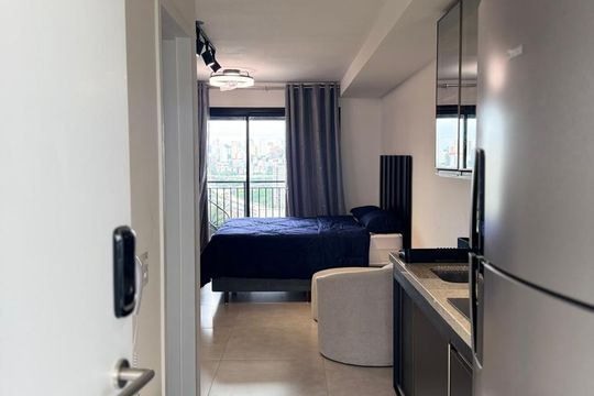 Cozinha de apartamento para alugar com 1 quarto, 32m² em Vila Cordeiro, São Paulo