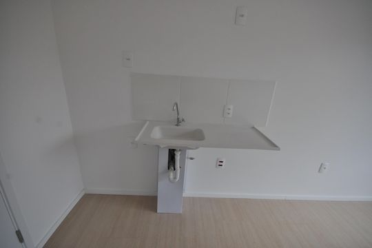 Cozinha de kitnet/studio para alugar com 1 quarto, 16m² em Vila Nilo, São Paulo
