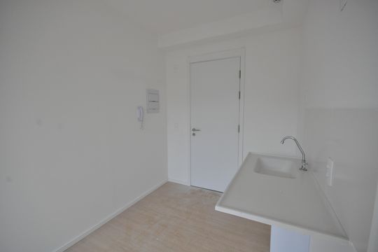 Cozinha de kitnet/studio para alugar com 1 quarto, 16m² em Vila Nilo, São Paulo