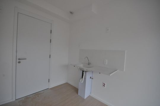 Cozinha de kitnet/studio para alugar com 1 quarto, 16m² em Vila Nilo, São Paulo
