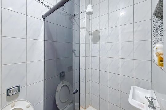 Banheiro de kitnet/studio à venda com 1 quarto, 28m² em Sé, São Paulo