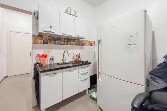 Cozinha de kitnet/studio à venda com 1 quarto, 28m² em Sé, São Paulo