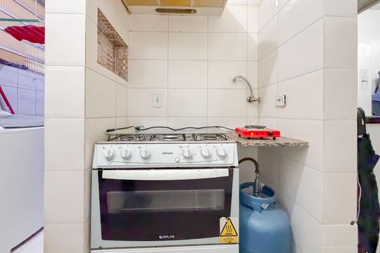 Cozinha de kitnet/studio à venda com 1 quarto, 28m² em Sé, São Paulo