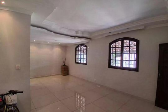 Casa à venda com 4 quartos, 360m² em A Definir Em Campo, Contagem