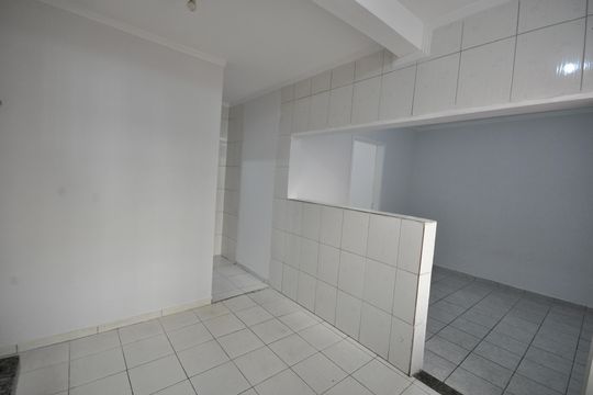 Cozinha de casa para alugar com 1 quarto, 50m² em Vila Nova Carolina, São Paulo