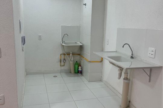 Cozinha de apartamento para alugar com 2 quartos, 32m² em Jardim Gilda Maria, São Paulo