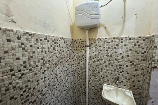 Banheiro de kitnet/studio para alugar com 1 quarto, 26m² em Ricardo de Albuquerque, Rio de Janeiro