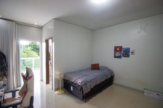 Casa de Condomínio para alugar com 4 quartos, 900m² em  Recanto das Emas, Brasília