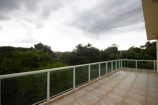 Casa de Condomínio para alugar com 4 quartos, 900m² em  Recanto das Emas, Brasília