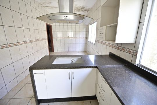 Casa para alugar com 3 quartos, 276m² em Residencial Campos Dourados, Goiânia