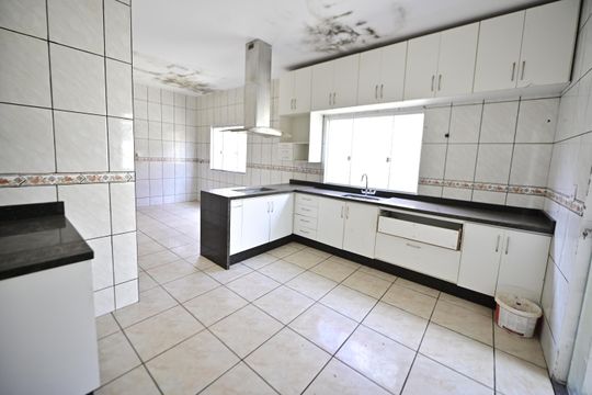 Casa para alugar com 3 quartos, 276m² em Residencial Campos Dourados, Goiânia