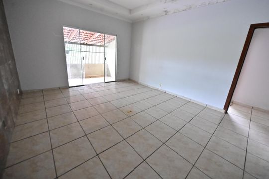 Casa para alugar com 3 quartos, 276m² em Residencial Campos Dourados, Goiânia