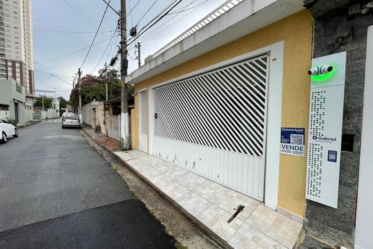 Fachada de casa à venda com 4 quartos, 250m² em Ferreira, São Paulo