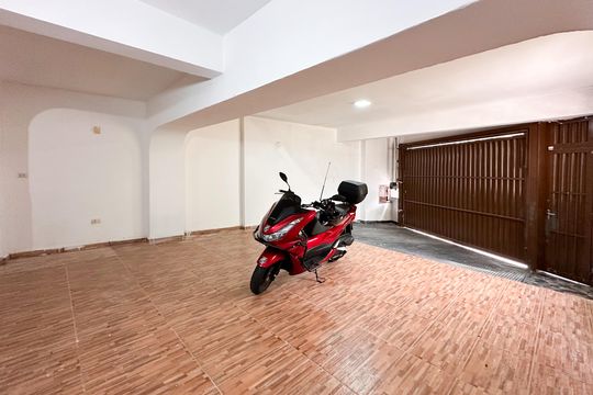 Garagem de casa para alugar com 4 quartos, 350m² em Jardim Maria Adelaide, São Bernardo do Campo