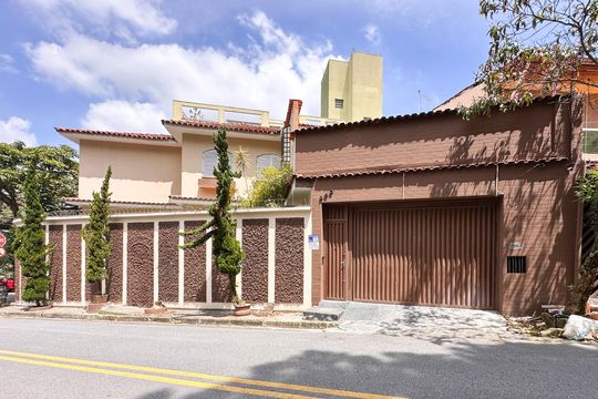 Fachada de casa para alugar com 4 quartos, 350m² em Jardim Maria Adelaide, São Bernardo do Campo