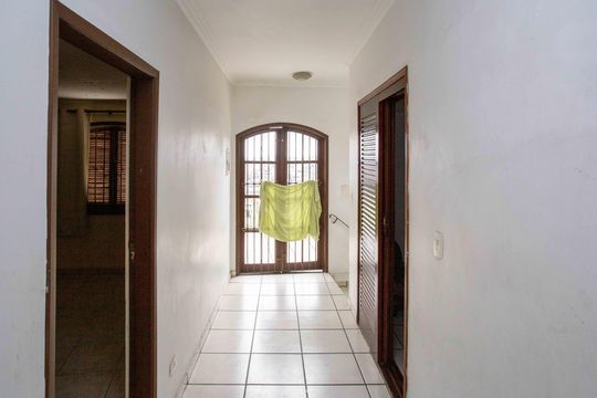 Corredor de casa à venda com 3 quartos, 253m² em Cidade Júlia, São Paulo