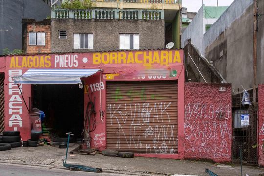 Fachada de casa à venda com 3 quartos, 253m² em Cidade Júlia, São Paulo