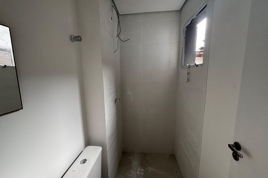 Banheiro social de apartamento para alugar com 1 quarto, 33m² em Cidade Antônio Estêvão de Carvalho, São Paulo