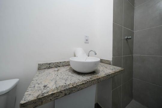 Banheiro de apartamento à venda com 3 quartos, 54m² em Vila Ré, São Paulo