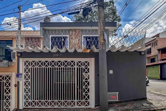 Fachada de casa à venda com 3 quartos, 108m² em Vila Alto de Santo Andre, Santo André