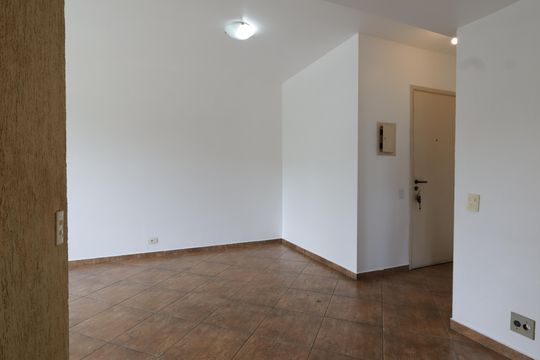 Sala de apartamento para alugar com 2 quartos, 70m² em Super Quadra Morumbi, São Paulo