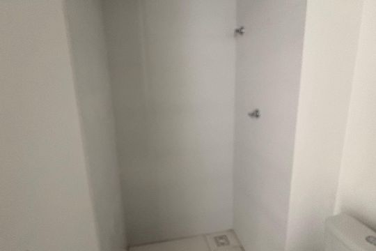 Banheiro de kitnet/studio à venda com 1 quarto, 24m² em Ipiranga, São Paulo
