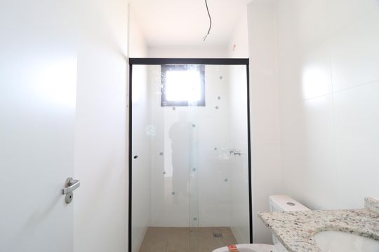Banheiro do Quarto 3 de apartamento para alugar com 3 quartos, 90m² em Jardim Sul, Uberlândia