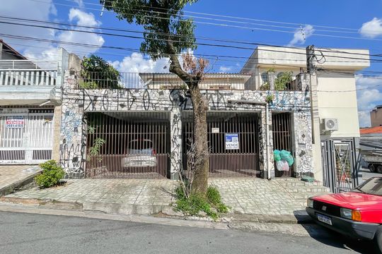 Fachada de casa à venda com 4 quartos, 150m² em Bela Vista, Osasco