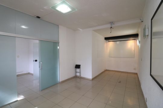 Sala de casa para alugar com 3 quartos, 300m² em Jardim Avelino, São Paulo