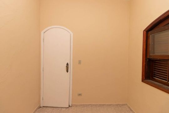 Quarto de Serviço de casa para alugar com 4 quartos, 300m² em Vila Irmaos Arnoni, São Paulo