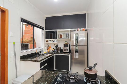 Cozinha de casa de condomínio para alugar com 2 quartos, 70m² em Vila Regina, São Paulo
