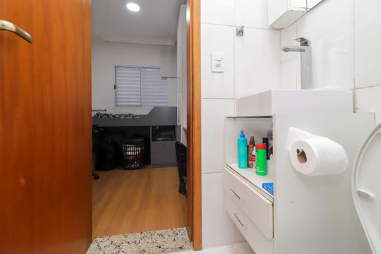 Banheiro da Suíte 2 de casa de condomínio para alugar com 2 quartos, 70m² em Vila Regina, São Paulo